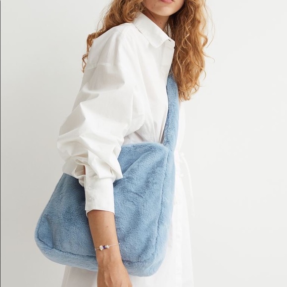 H&M blue faux fur bag - Picture 2 of 3